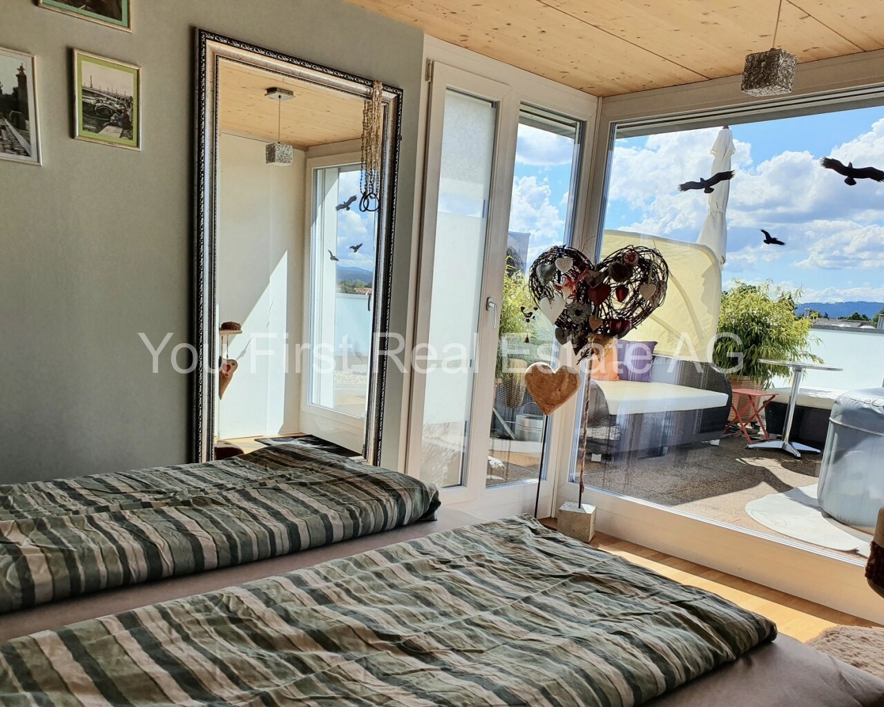 Schlafzimmer mit direktem Zugang zur Terrasse