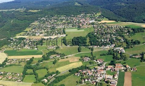 Schöne ländliche und hügelige Gegend