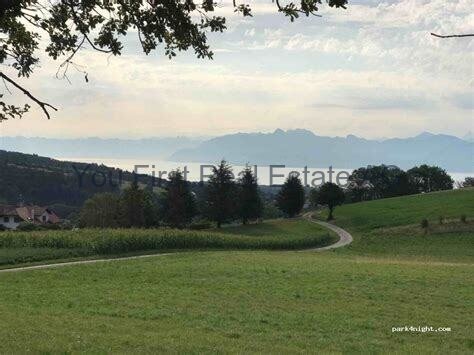 Sicht auf den Genfersee und die Berge